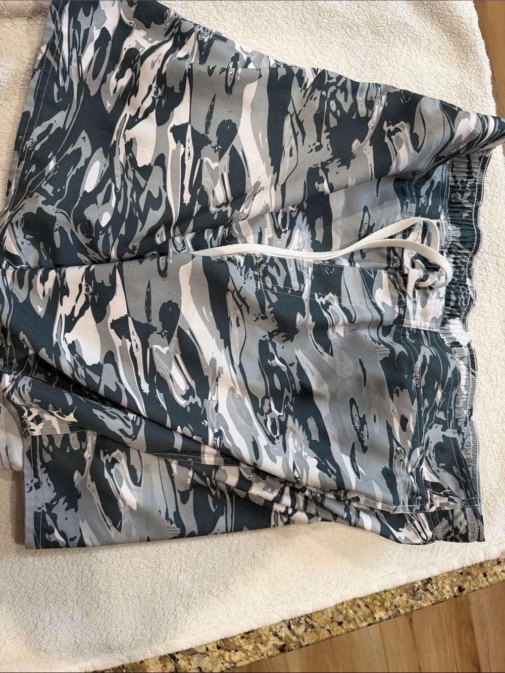 Men’s Reel Legends Gray & White Camouflage Swim Shorts- not worn